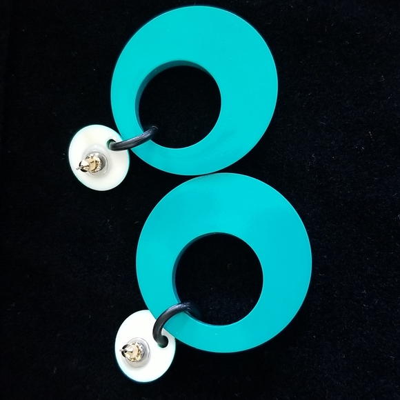 Earrings - Picture 3 of 5